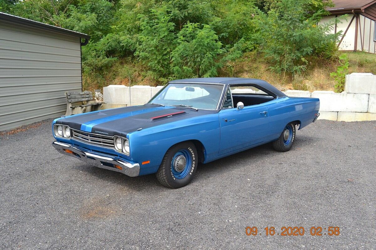 1969 Plymouth Road Runner 383 4SPD NUMBERS MATCHING B5 BLUE