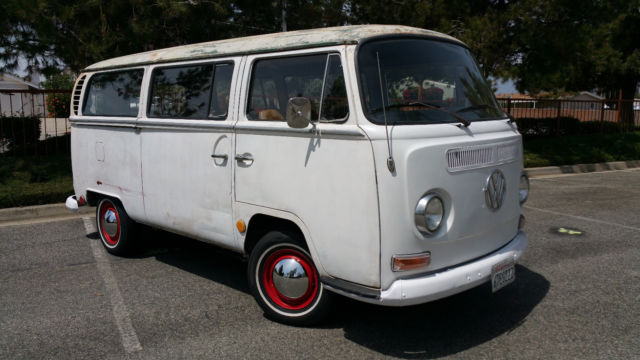 1969 Volkswagen Bus/Vanagon Deluxe with Adventurewagon Interior