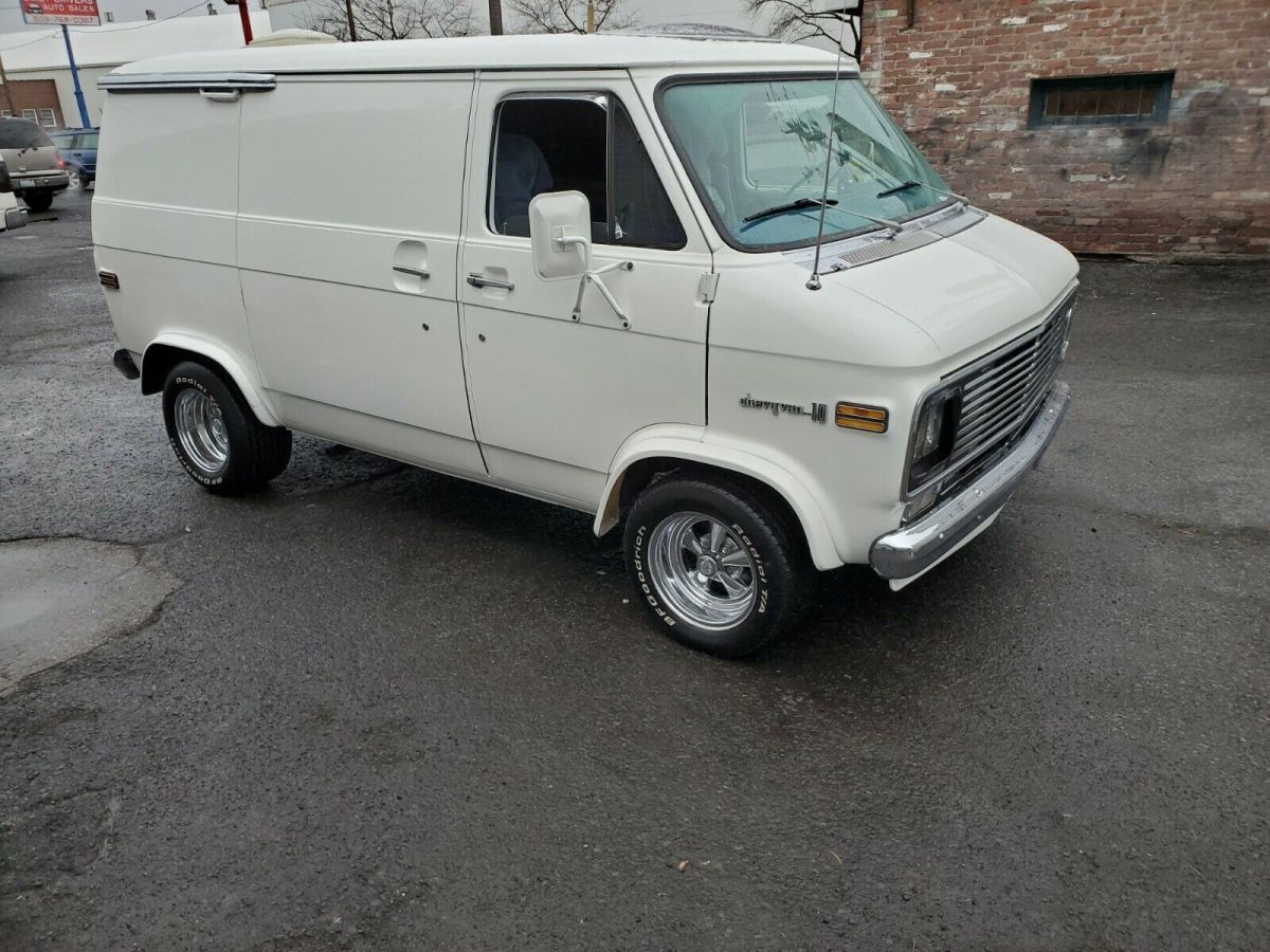 1971 Chevrolet G20 Van ORIGINAL SHORTY VAN G10 84,000 ACTUAL MILES 1 OWNE