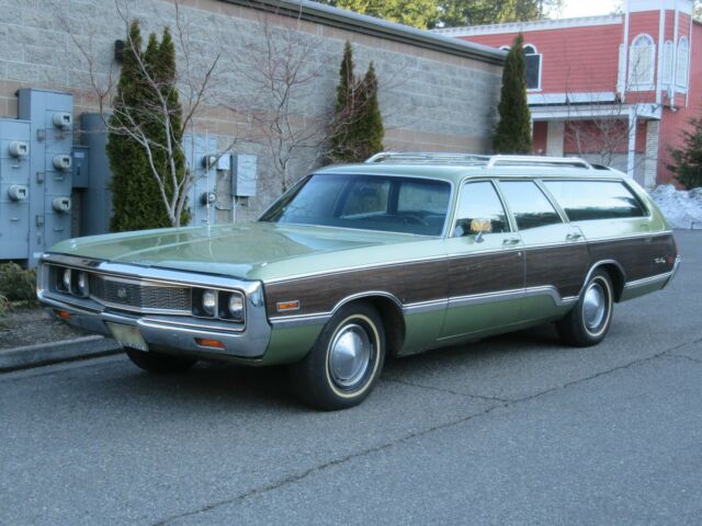 1971 Chrysler Town & Country Wagon 9 Passenger One Owner/Family