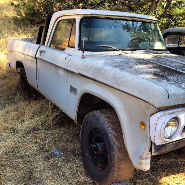 1971 Dodge Other Pickups Shortbed 4x4 with 12.000 lb winch