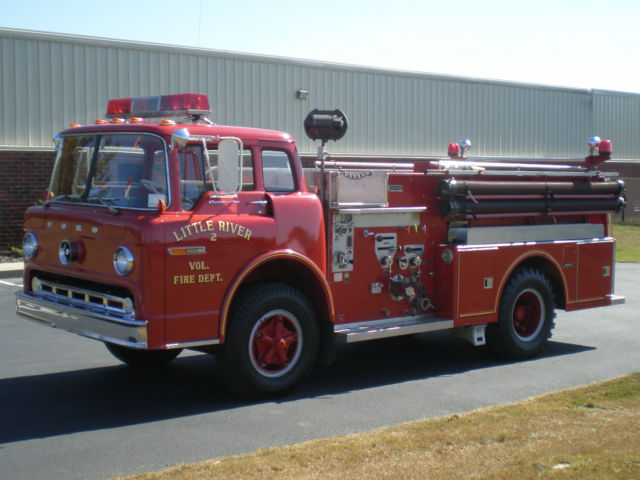 1971 Ford C750 Ward LaFrance Fire Truck