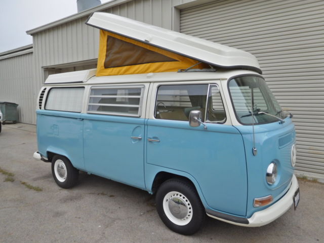 1971 Volkswagen Bus/Vanagon blue/white