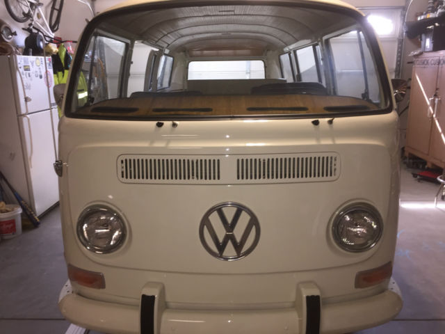 1971 Volkswagen Bus/Vanagon ?