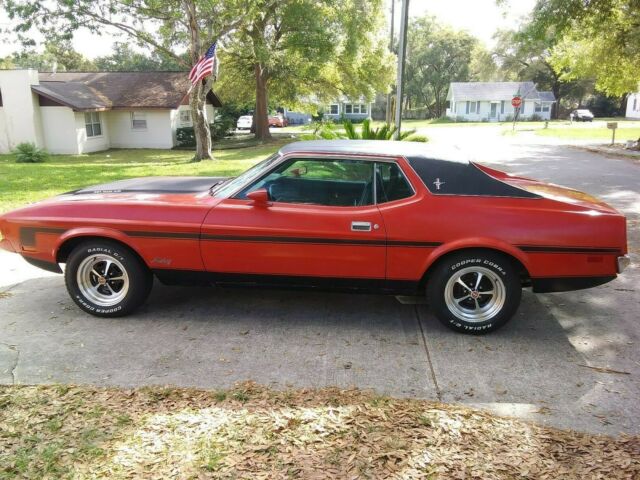 1972 Ford Mustang COUPE