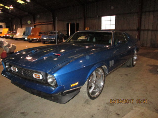 1972 Ford Mustang deluxe
