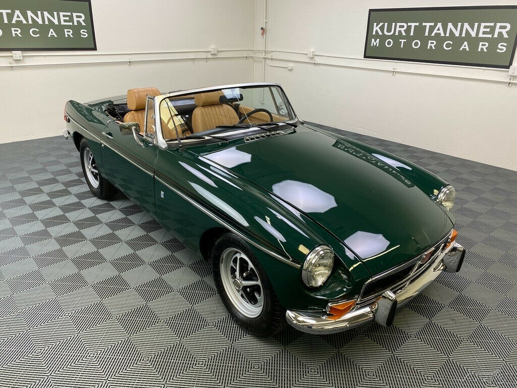 1972 MG MGB 1972 MGB. BRITISH RACING GREEN WITH BISCUIT TRIM