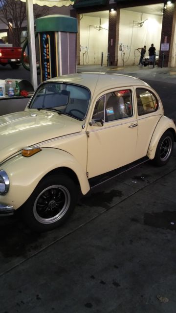 1972 Volkswagen Beetle - Classic Yellow