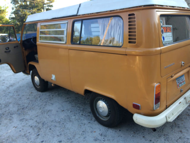 1972 Volkswagen Bus/Vanagon camper