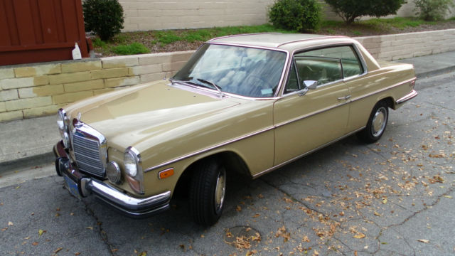 1973 Mercedes-Benz 200-Series Beautifully Trimmed