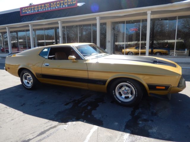 1973 Ford Mustang Buckets with console