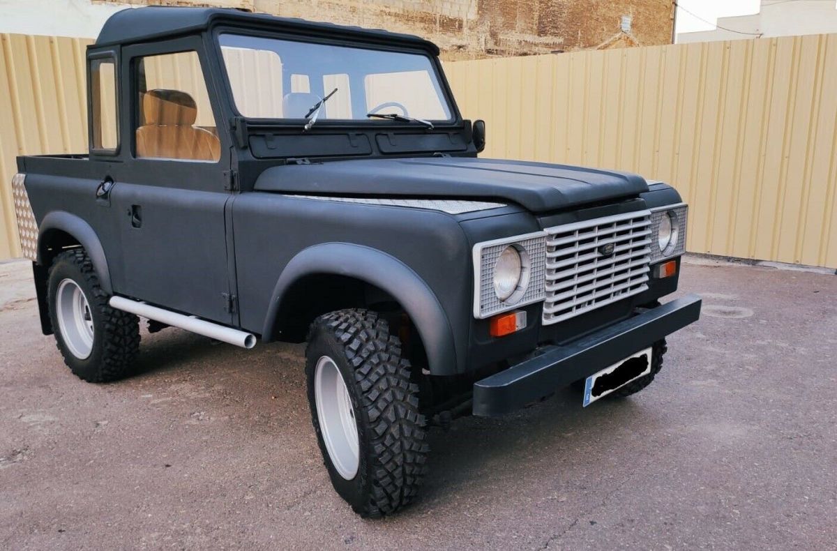 1973 Land Rover Defender Pick up Tractor