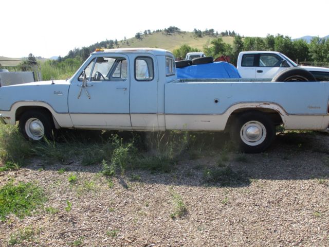 1974 Dodge D-100 truck Chrome