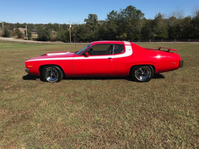 1974 Plymouth Road Runner Red/White