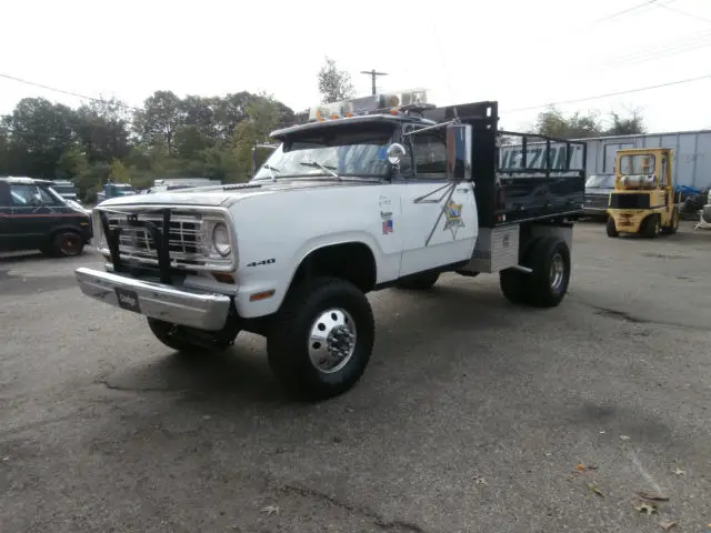 1975 Dodge W300 Dually 4x4 440 4 Speed Only 28k Flatbed Power