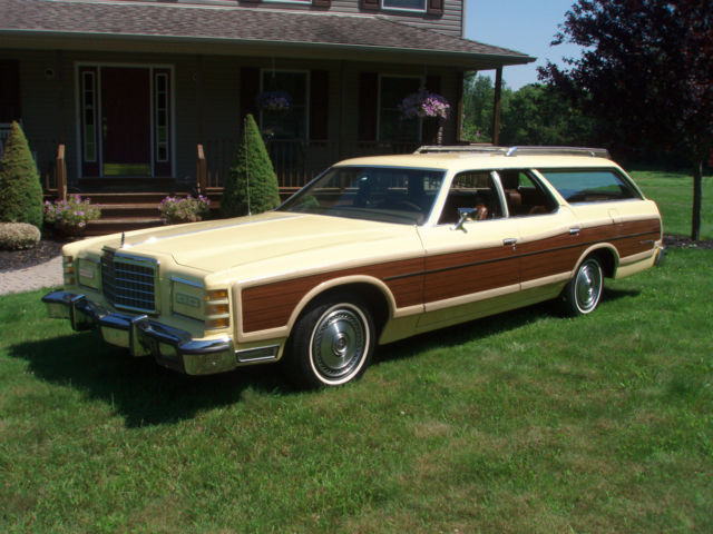 1976 Ford Country Squire LTD