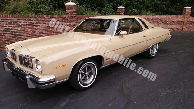 1975 Pontiac Grand LeMans --