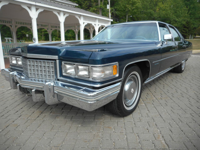 1976 Cadillac Fleetwood NO RESERVE AUCTION - LAST HIGHEST BIDDER WINS CAR!