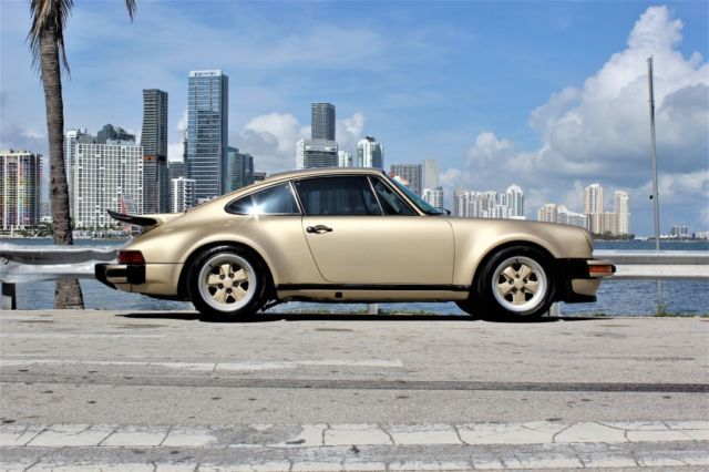 1976 Porsche 911 Signature Edition