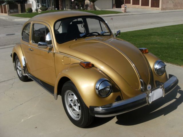1976 Volkswagen Beetle - Classic Vegas Gold