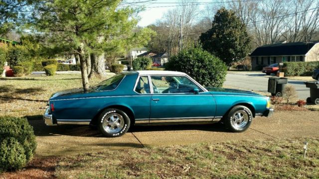 1977 Chevrolet Caprice Blue and White