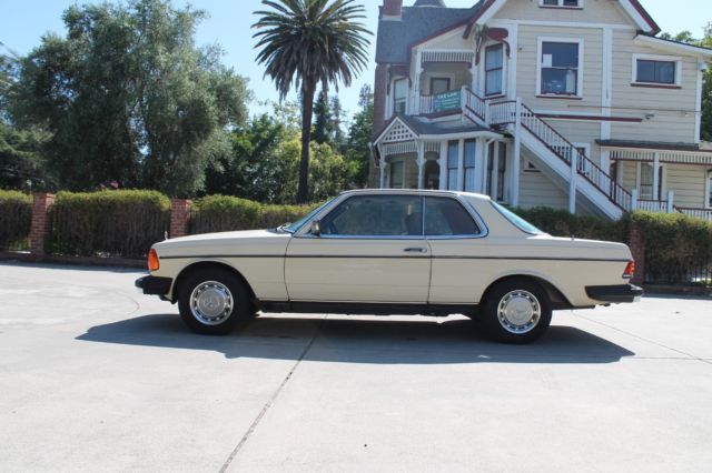1979 Mercedes-Benz 300-Series CD COUPE