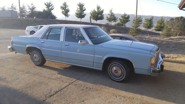 1980 Ford Crown Victoria