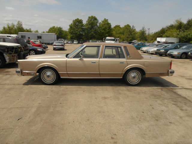 1980 Lincoln Continental 4Door Sedan