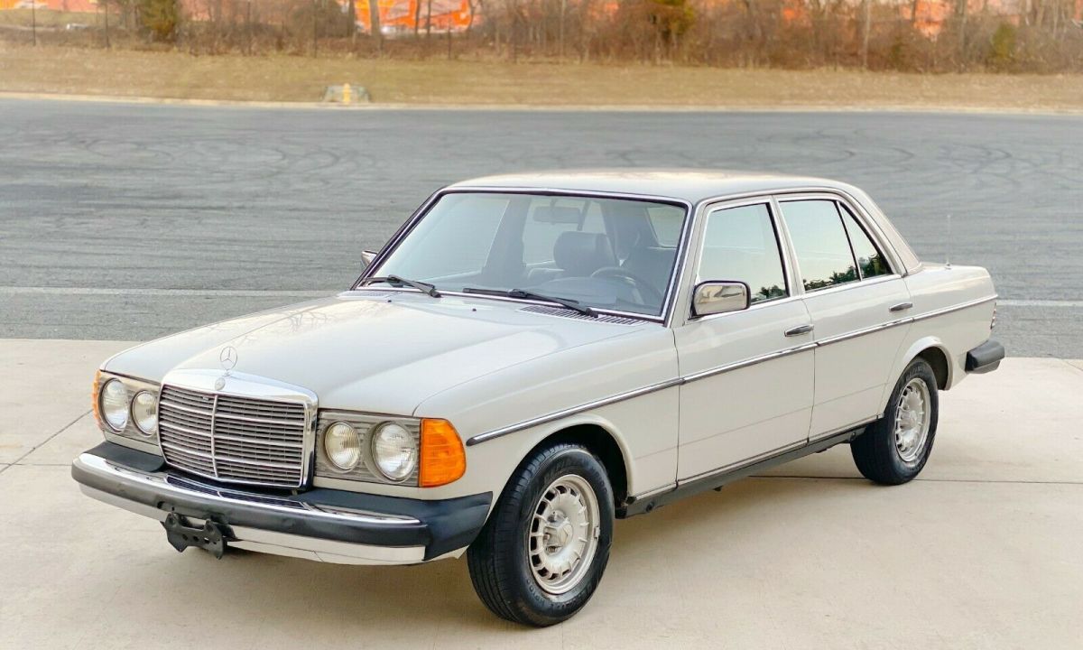 1980 Mercedes-Benz 300-Series NO RESERVE 66K MILES 1 OWNER