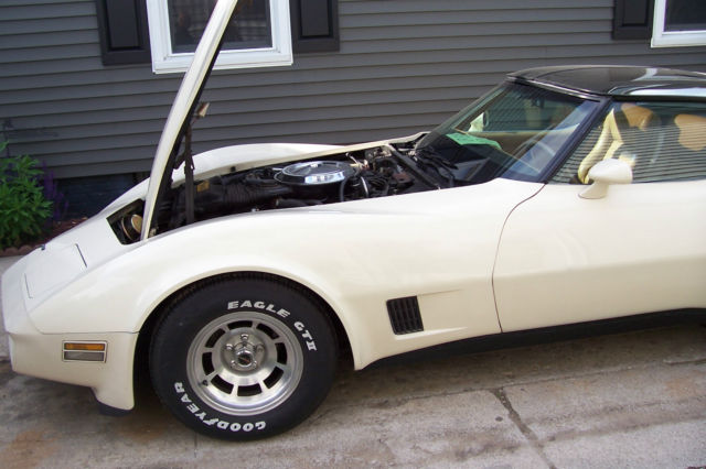 19810000 Chevrolet Corvette t top