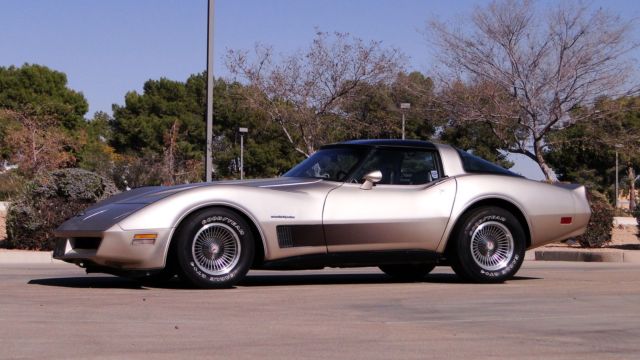 1982 Chevrolet Corvette FREE SHIPPING WITH BUY IT NOW