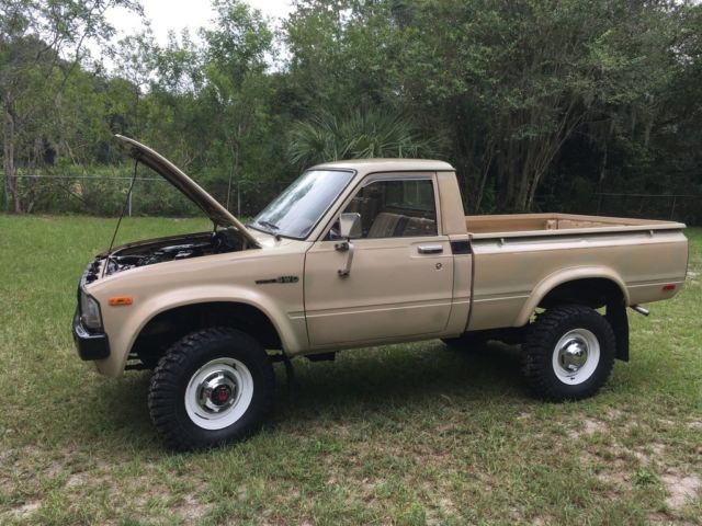1982 Toyota Pickup short bed