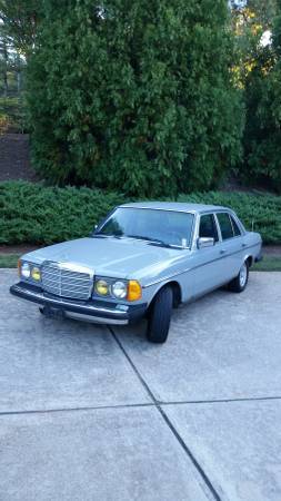 1983 Mercedes-Benz 200-Series Leather Interior, Alloy Wheels, Sunroof