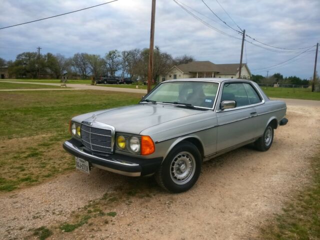 1983 Mercedes-Benz 300-Series Loaded