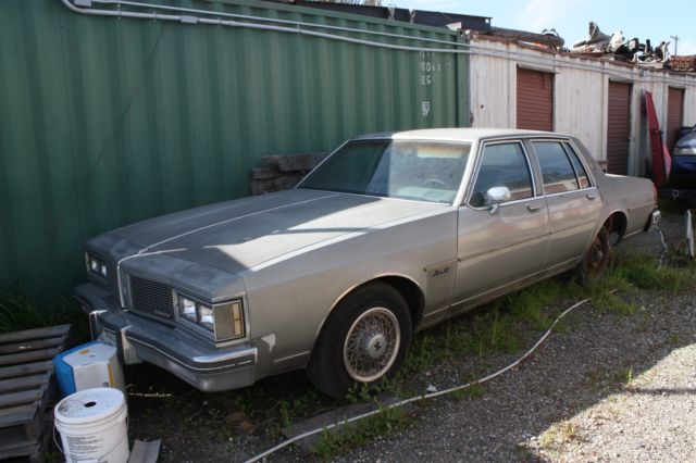 1984 Oldsmobile Eighty-Eight Delta Royal Brougham