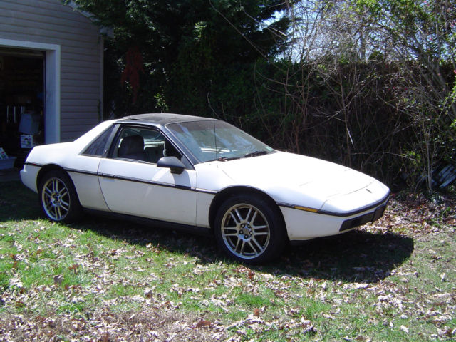 1984 Pontiac Fiero Sport Coupe
