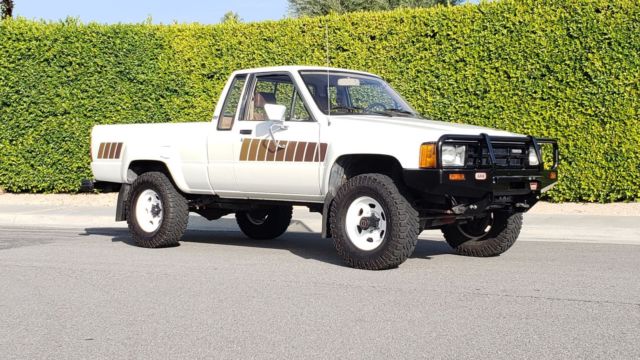 1984 Toyota Extra cab Pickup 4x4 Free shipping with BUY IT NOW!