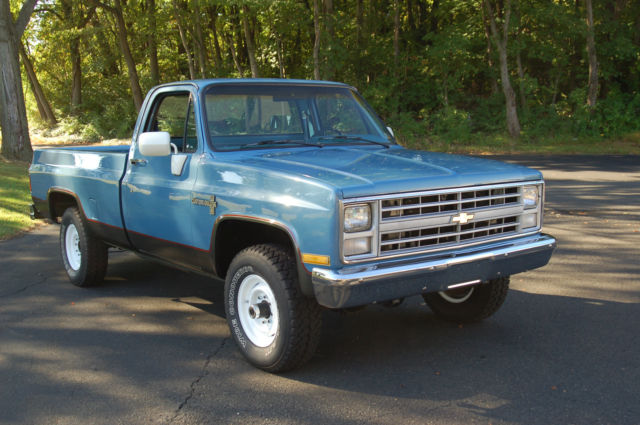 1985 Chevrolet C/K Pickup 2500 Custom Deluxe Model
