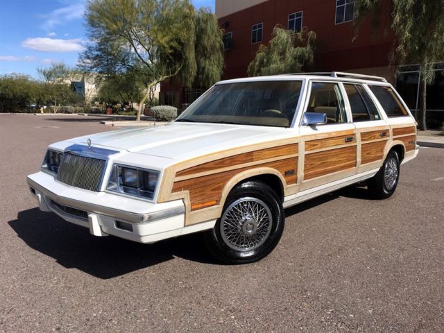 1985 Chrysler LeBaron TOWN&COUNTRY WOODIE