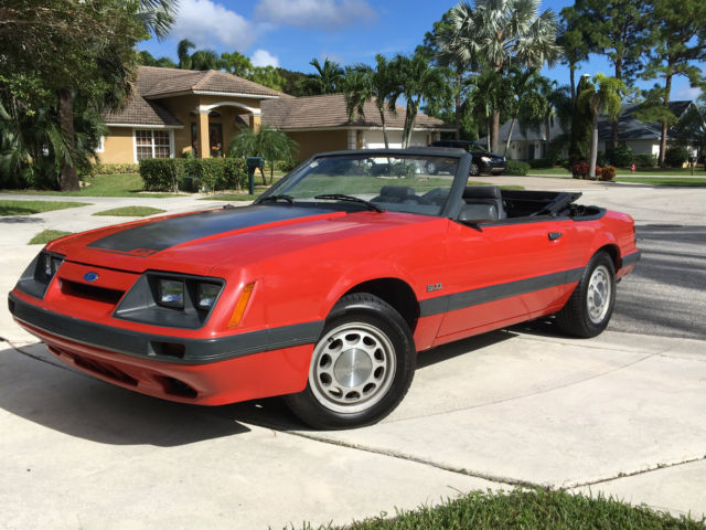 1985 Ford Mustang convertible