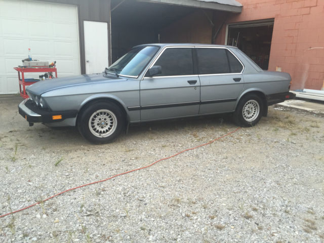 1986 BMW 5-Series Base Sedan 4-Door