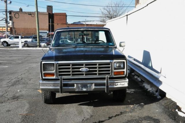 1986 Ford F-150 --