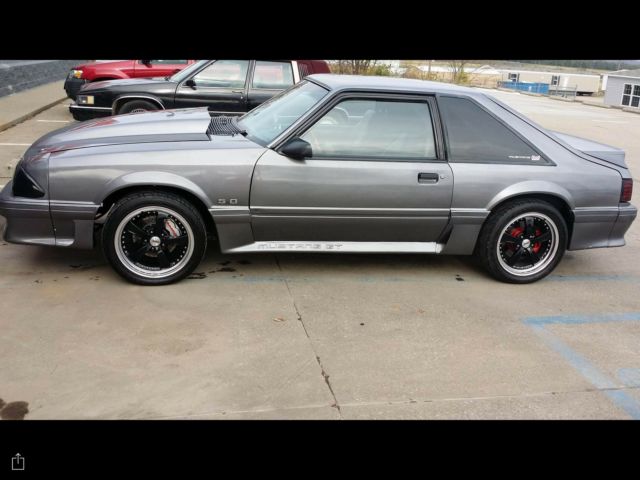 1986 Ford Mustang Gray