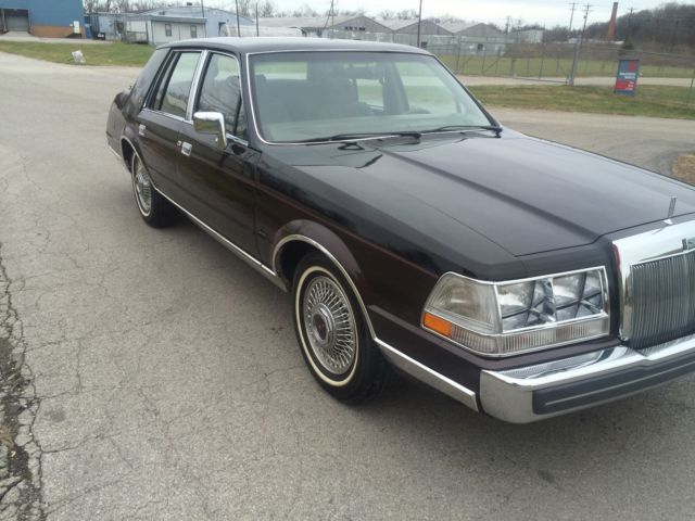 1986 Lincoln Continental givenchy