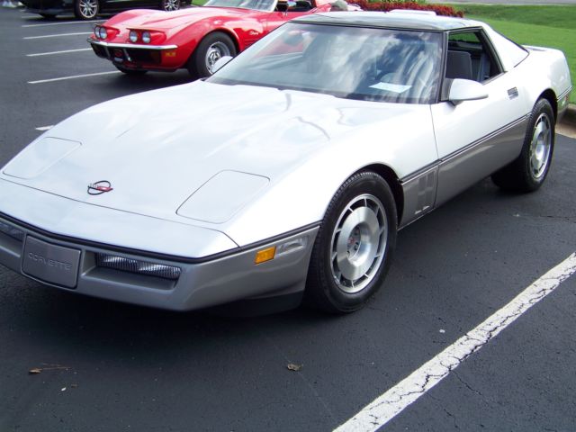 1987 Chevrolet Corvette silver and medium gray, two tone
