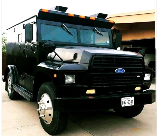 1987 Ford F700 ARMORED TRUCK