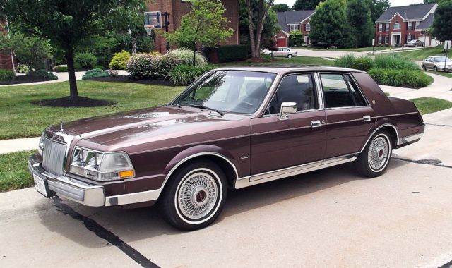 1987 Lincoln Continental Givenchy