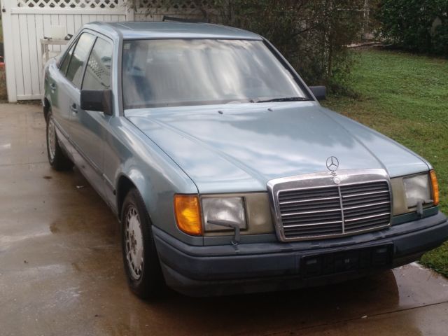 1987 Mercedes-Benz 300-Series _