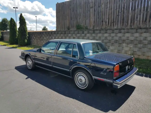 1987-oldsmobile-delta-88-royal-brougham-3.jpg