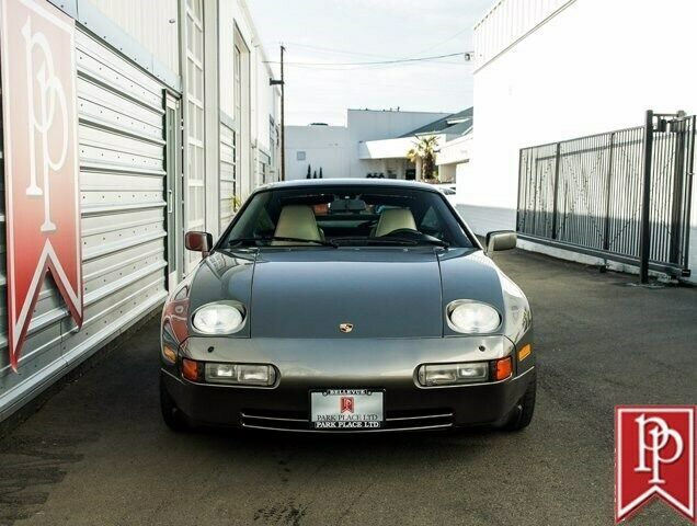 1987 Porsche 928 S4